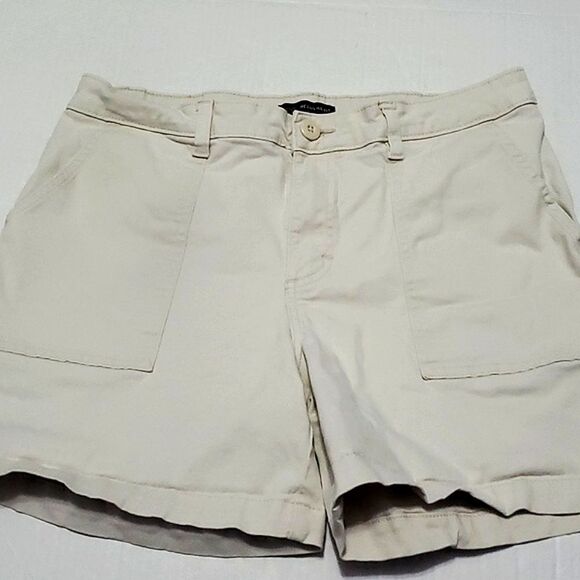 Lee Legendary Regular Fit Cream Mid Rise Rolled Hem Utility Shorts - Picture 2 of 13